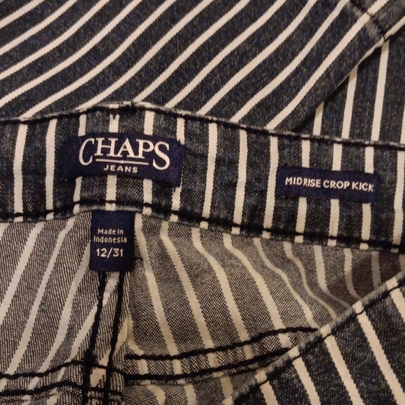 Chaps jeans sz 12 / 31 mid crop kick - Picture 3 of 3